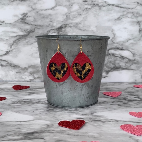 Teardrop Heart Shaped Cheetah Earrings - Picture 1 of 4